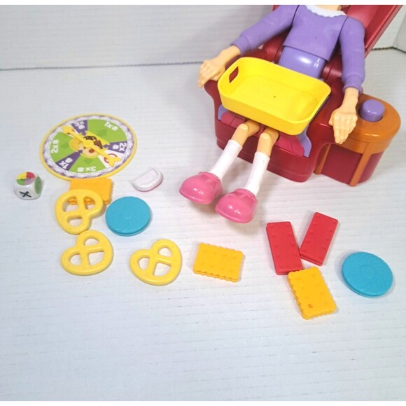 Goliath Greedy Granny Board Game 2018 No Box Missing 1 Cookie & 1 Cracker Works - Picture 2 of 4